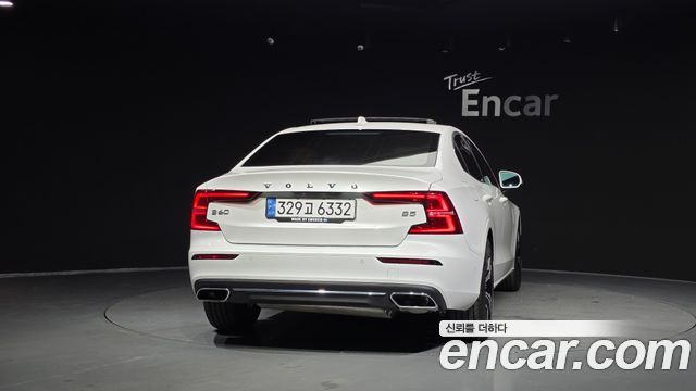 Volvo S60 2021 — photo 4