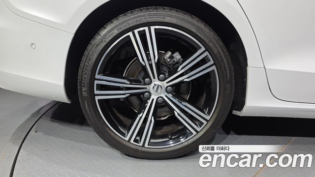 Volvo S60 2021 — photo 5
