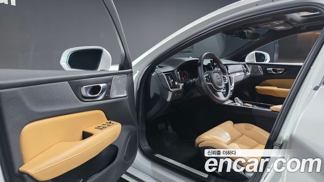 Volvo S60 2021 — photo 10