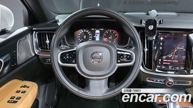 Volvo S60 2021 — photo 13