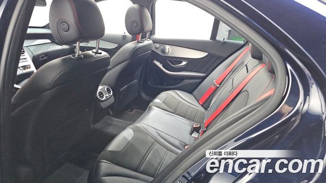 Mercedes-Benz C-Class 2018 — photo 25