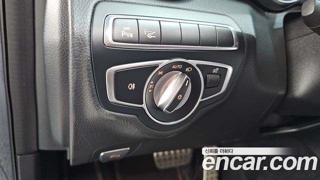 Mercedes-Benz C-Class 2018 — photo 27