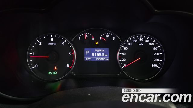Kia Carens 2014 — photo 8