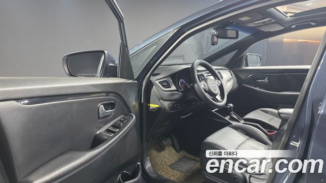 Kia Carens 2014 — photo 10