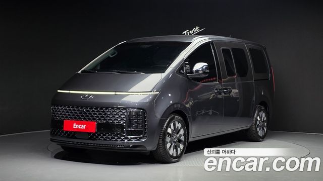 Hyundai Staria 2022 — photo 1