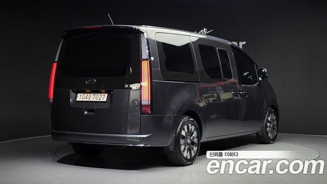 Hyundai Staria 2022 — photo 2