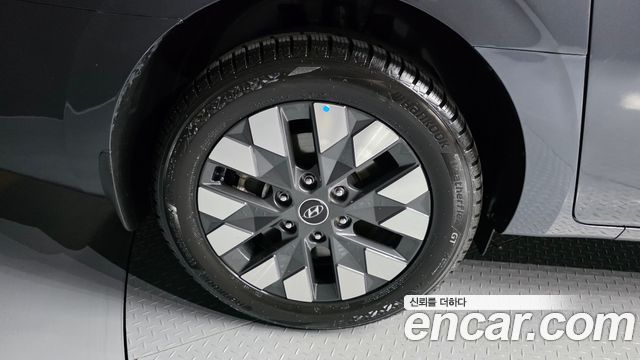 Hyundai Staria 2022 — photo 5