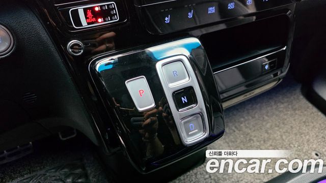 Hyundai Staria 2022 — photo 9