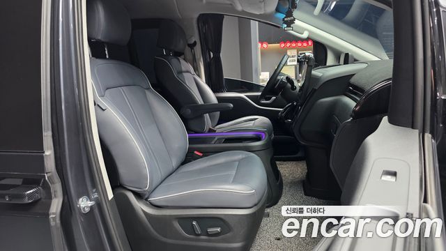 Hyundai Staria 2022 — photo 11