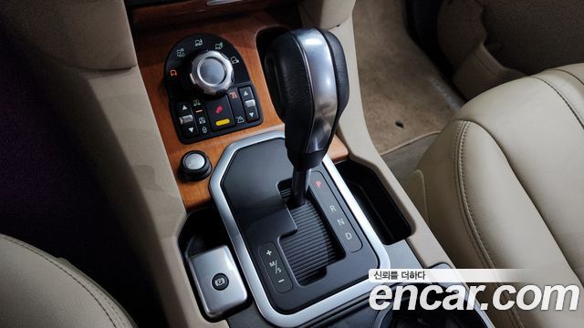 Land Rover Discovery 2011 — photo 9