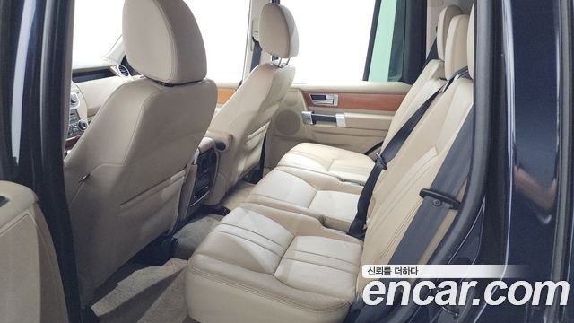 Land Rover Discovery 2011 — photo 11