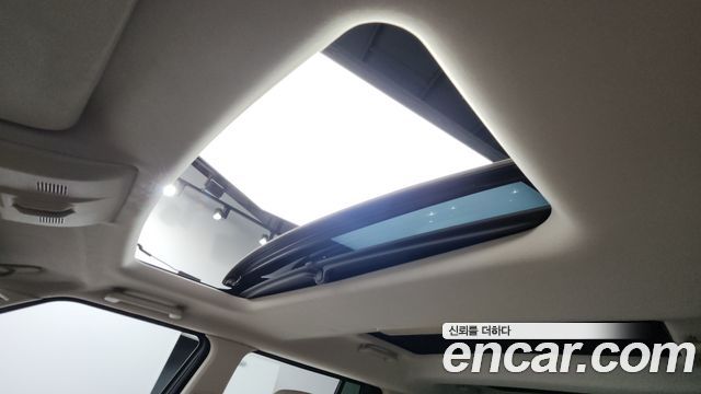 Land Rover Discovery 2011 — photo 16