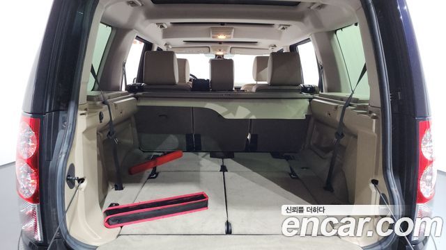 Land Rover Discovery 2011 — photo 17