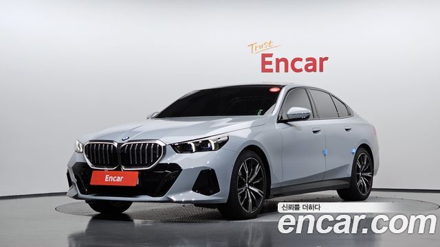BMW 5-Series 2026 — photo 1