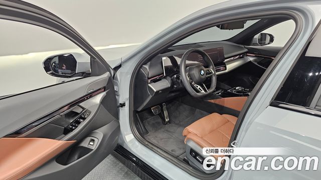 BMW 5-Series 2026 — photo 13