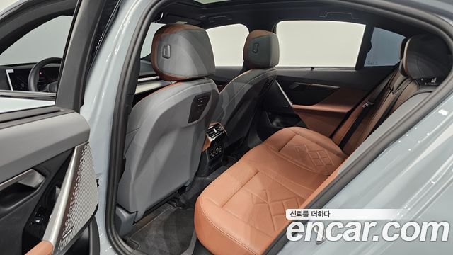BMW 5-Series 2026 — photo 18