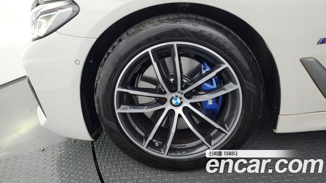 BMW 5-Series 2022 — photo 5