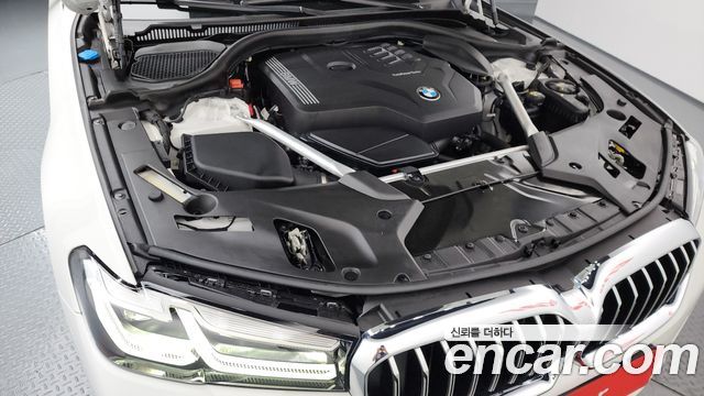 BMW 5-Series 2022 — photo 6