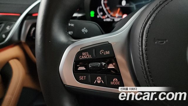 BMW 5-Series 2022 — photo 22