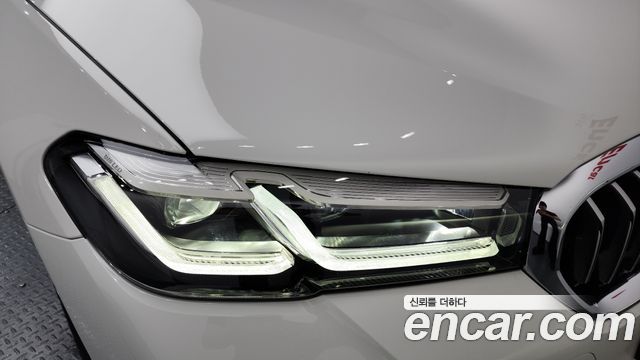 BMW 5-Series 2022 — photo 8
