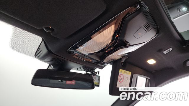 BMW 5-Series 2022 — photo 28