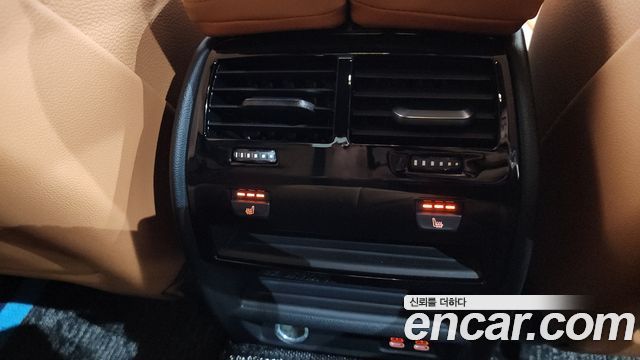BMW 5-Series 2022 — photo 33