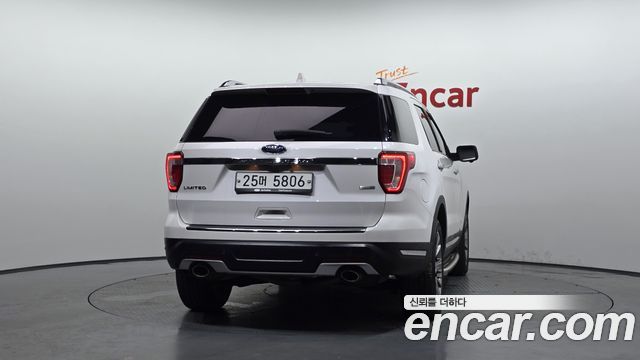 Ford Explorer 2018 — photo 4