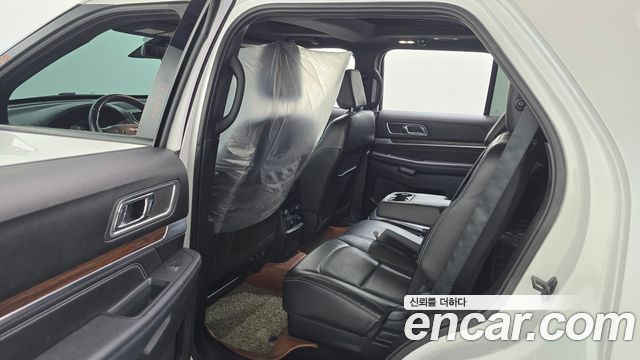 Ford Explorer 2018 — photo 12