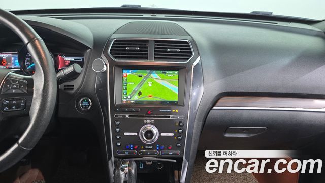 Ford Explorer 2018 — photo 13