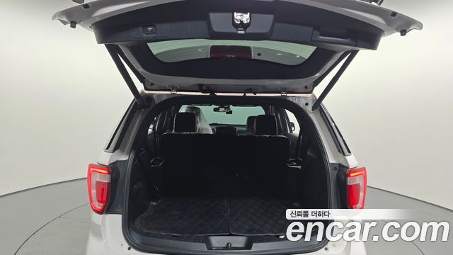 Ford Explorer 2018 — photo 19