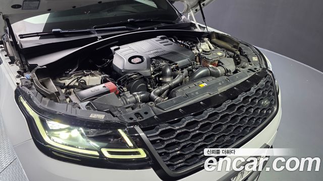 Land Rover Range Rover Velar 2018 — photo 6