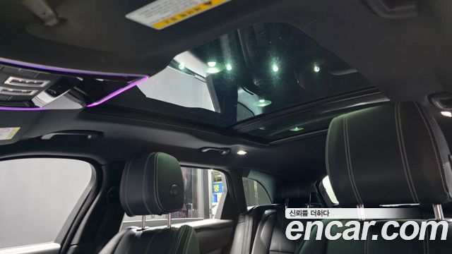 Land Rover Range Rover Velar 2018 — photo 18