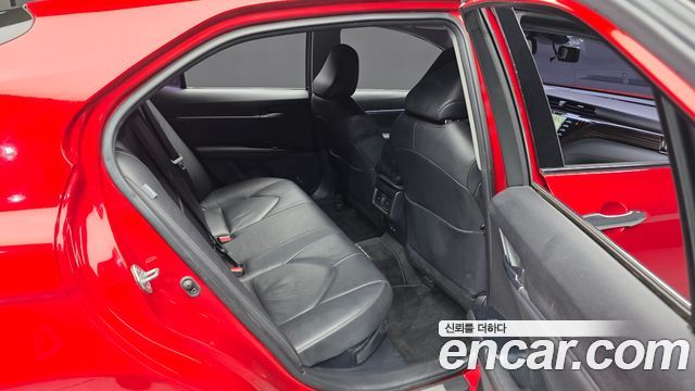 Toyota Camry 2019 — photo 12