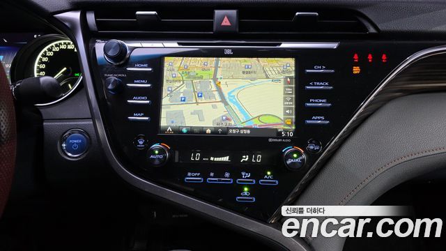Toyota Camry 2019 — photo 14