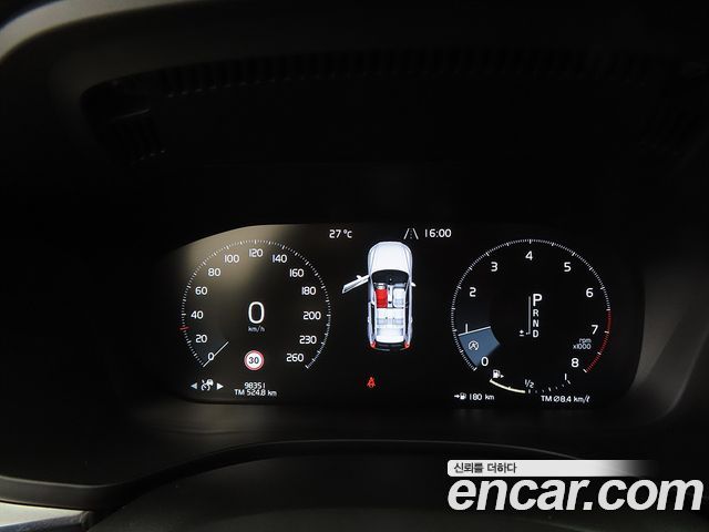 Volvo XC60 2018 — photo 9