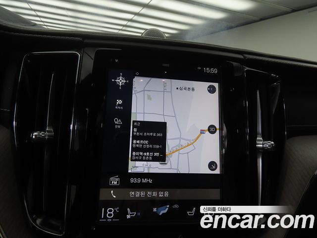 Volvo XC60 2018 — photo 13