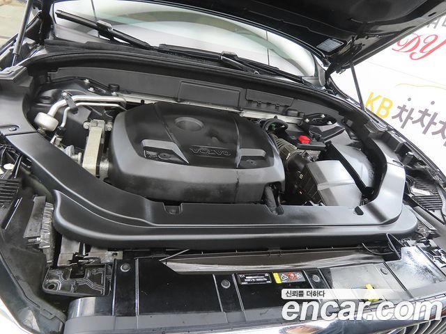 Volvo XC60 2018 — photo 19