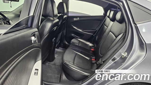 Hyundai Accent 2017 — photo 17