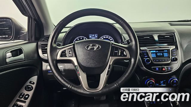 Hyundai Accent 2017 — photo 19