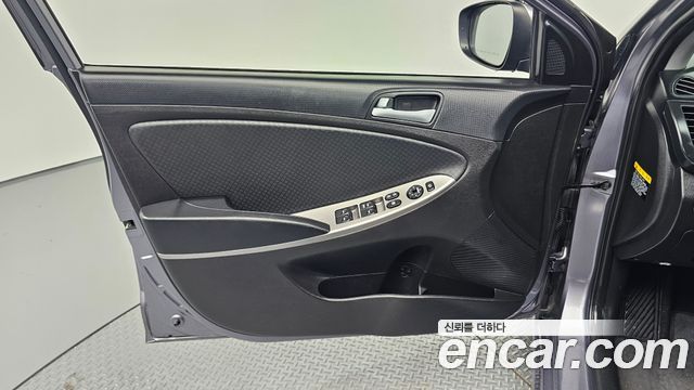 Hyundai Accent 2017 — photo 14