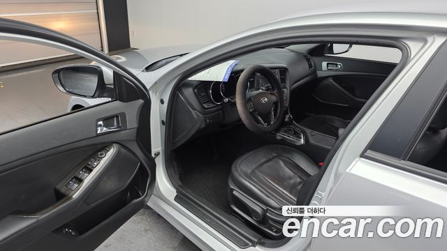 Kia K5 2011 — photo 10