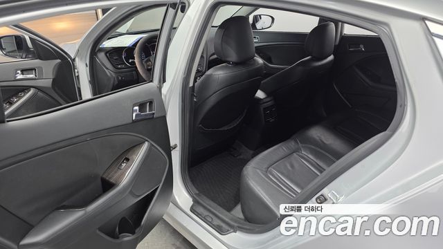 Kia K5 2011 — photo 11