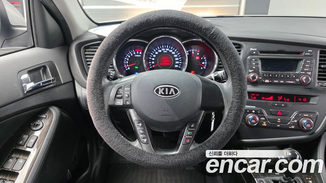 Kia K5 2011 — photo 12