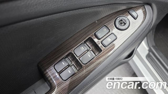 Kia K5 2011 — photo 13