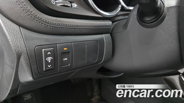 Kia K5 2011 — photo 14