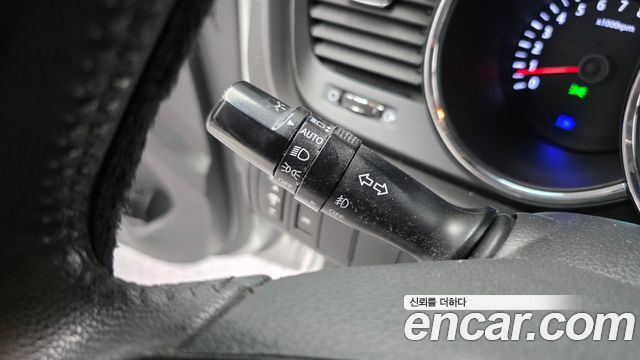 Kia K5 2011 — photo 15