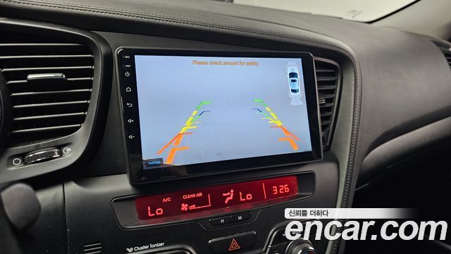 Kia K5 2011 — photo 16