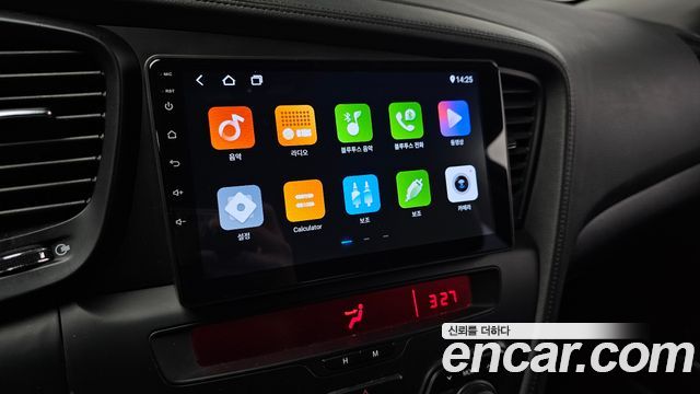 Kia K5 2011 — photo 17