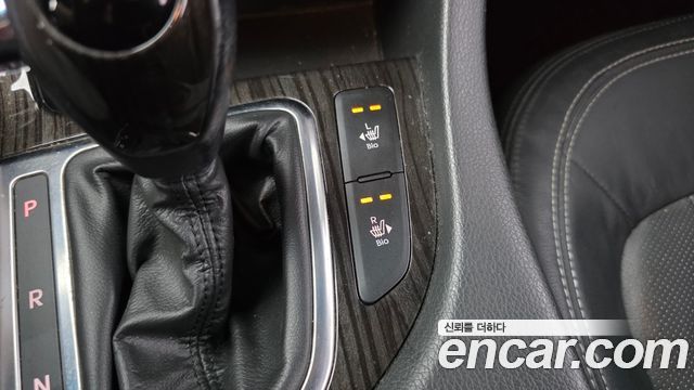 Kia K5 2011 — photo 18
