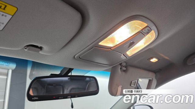 Kia K5 2011 — photo 19